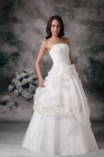 Romantic A-line Floor-length Wedding Dress With Bowknot