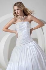 Inexpensive Strapless Cathedral Train Ivory Taffeta Puffy Wedding Dresses