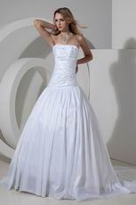 Inexpensive Strapless Cathedral Train Ivory Taffeta Puffy Wedding Dresses