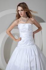 Inexpensive Strapless Cathedral Train Ivory Taffeta Puffy Wedding Dresses