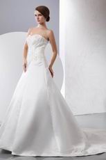 Simple Sweetheart Chapel Train Appliqued Wedding Dress Gowns