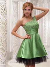 Foliage Green Short Prom Dress With Black Hemline Beaded Decorate One Shoulder