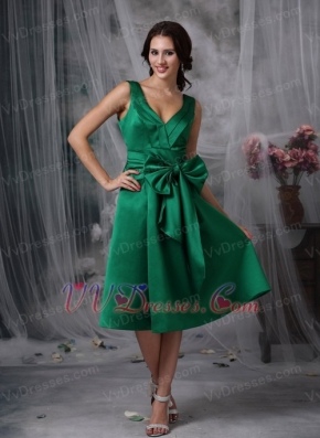 Dark Green V-neck Short Prom Dress Knee Length Cheap Knee Length Sexy