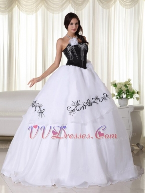 Black Bodice Strapless White Skirt Organza Dress For Quince Like Princess