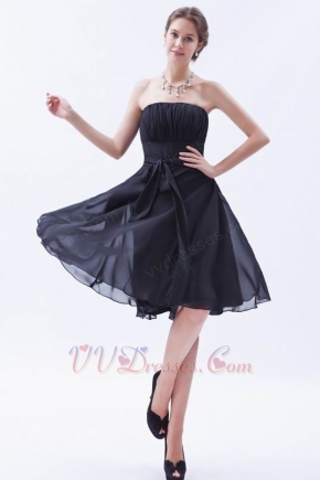 Strapless Knee Length Black Beach Bridesmaid Dress