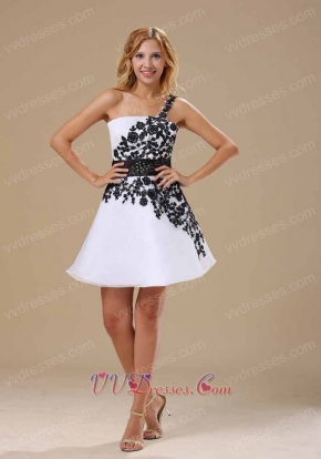 One Shoulder Mini-length White Graduation Dress With Black Lace