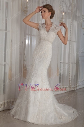 Elegant Trumpet V-Neck Mermaid Wedding Dress With Lace Emberllish