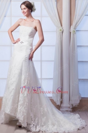 Glamorous Strapless Appliqued Ivory Chapel Lace Wedding Dress