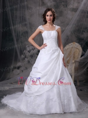 Embriodery Straps Square Neck Wedding Dress For Bride Wear Low Price