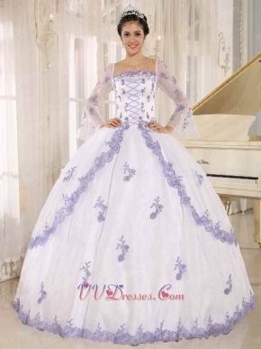 Square Flare Sleeves Winter White Quinceanera Cake Dress With Lavender