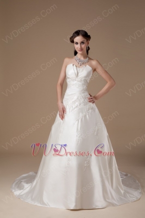 Appliqued A-line Chapel Train Outdoor Bride Wedding Dress