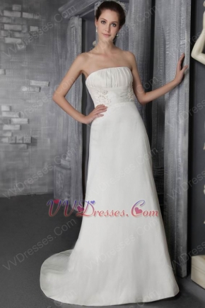 Simple Strapless Ivory Taffeta Bridal Gown With Applique