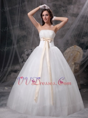 Wonderful Strapless Puffy Wedding Dress With Ribbon Decorate Low Price