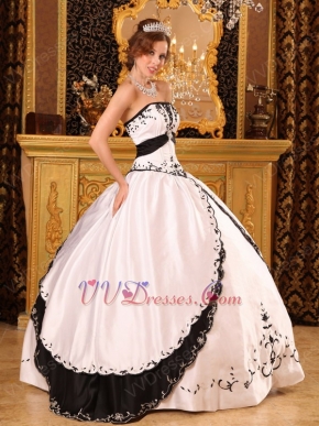 Classical Style White Evening Ball Dress With Black Embroidery