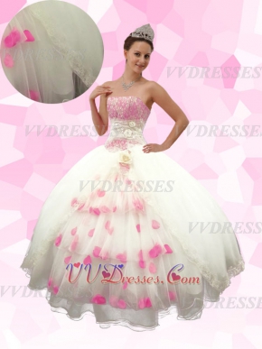 Graceful Bateau Strapless Lace Bodice Tulle Vents Puffy Skirt Quinceanera Dress With Petals