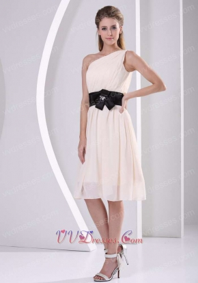 Elegant One Shoulder Champagne Chiffon Bridesmaid Dress For Wedding