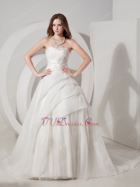 Appliqued Sweetheart A-line Silhouette Ivory Organza Wedding Dress