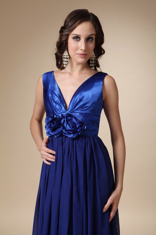 Royal Blue Chiffon V-neck Prom Dress With Handmade Flowers